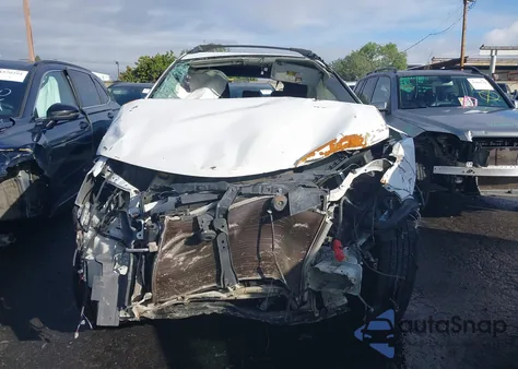 2017 Toyota Rav4 Xle z USA, uszkodzony, nr VIN 2T3WFREV0HW326521